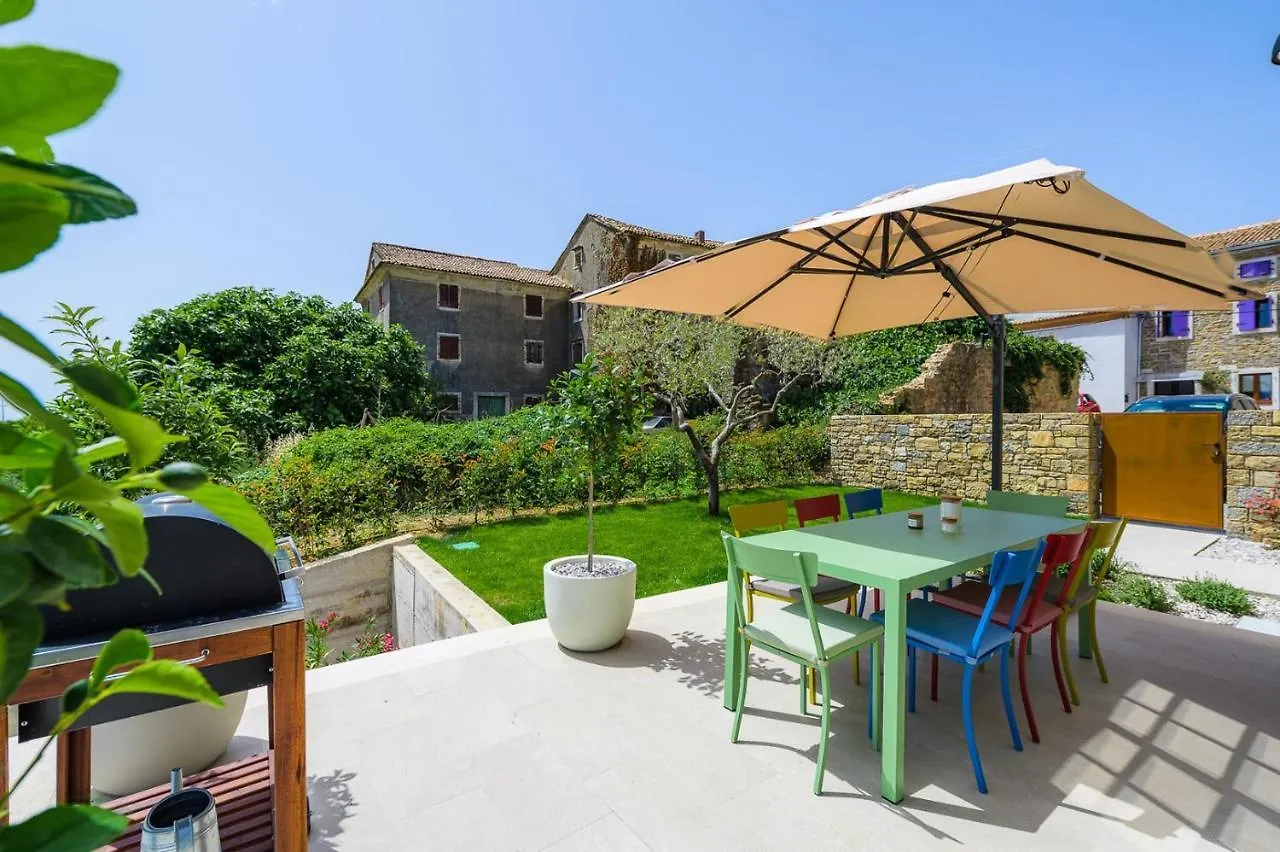 Villa Volare Cantare With 2 Bedroom A Heated Pool And Panoramic View Near Buje, Istra Momjan 0*,  Kroatien
