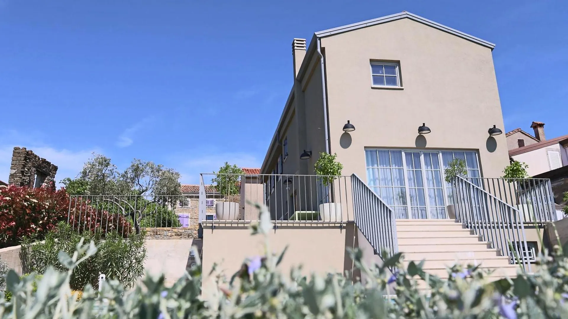 Villa Volare Cantare With 2 Bedroom A Heated Pool And Panoramic View Near Buje, Istra Momjan